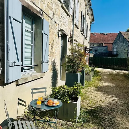 Renove A 2 Pas Du Centre-ville De * Senlis (Oise)